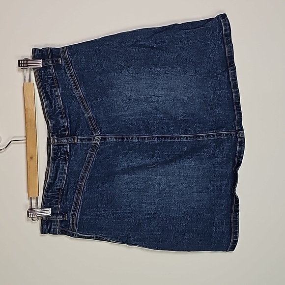 GAP size 8 button up jean skirt - Picture 4 of 6